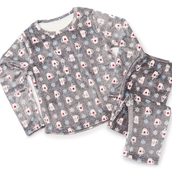 PJ ESSENTIALS ⭐️ fleece pajama set - Picture 1 of 7